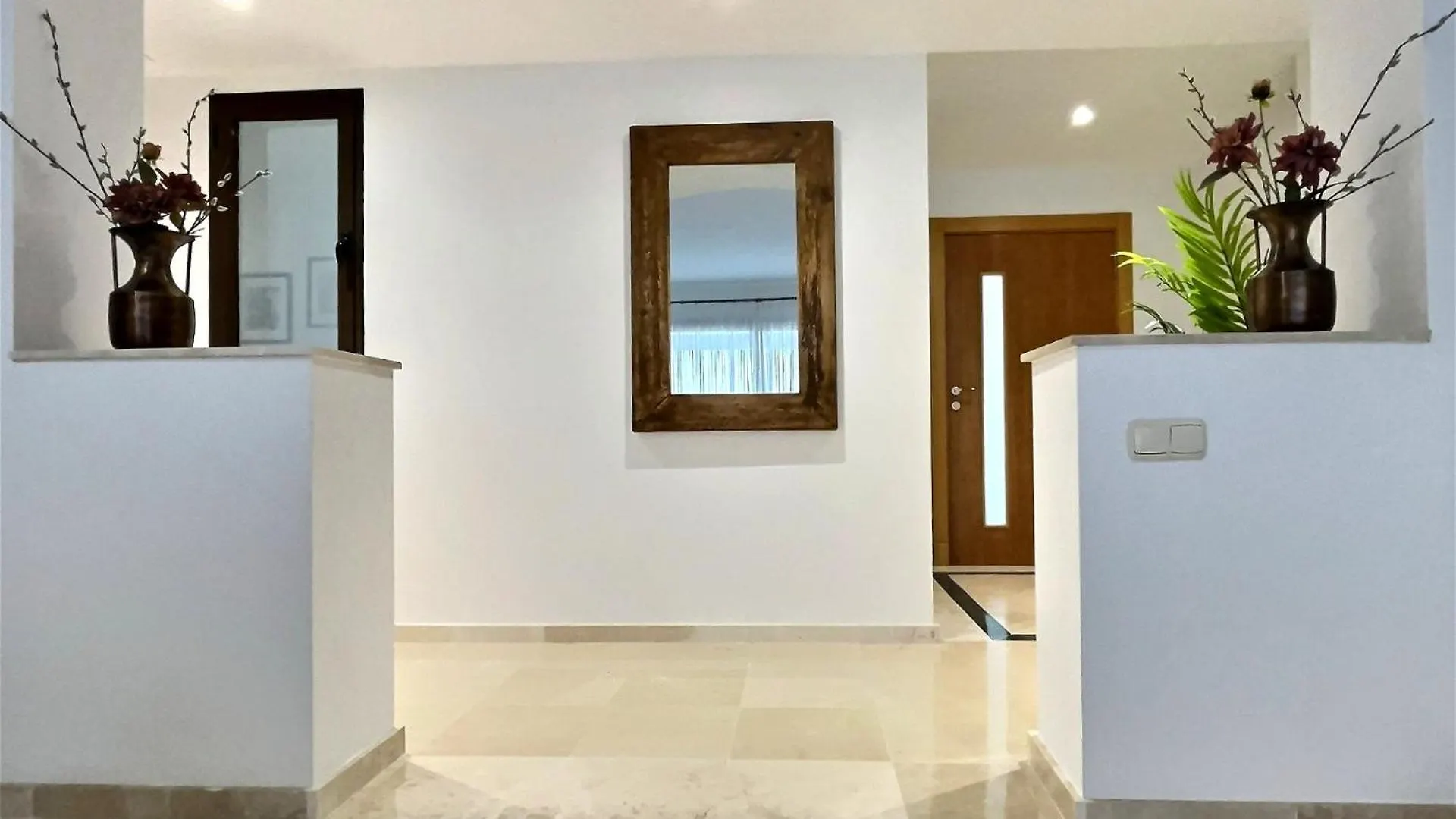 Superb 3-Bed Penthouse Minutes Drive To The Beach Buenas Noches