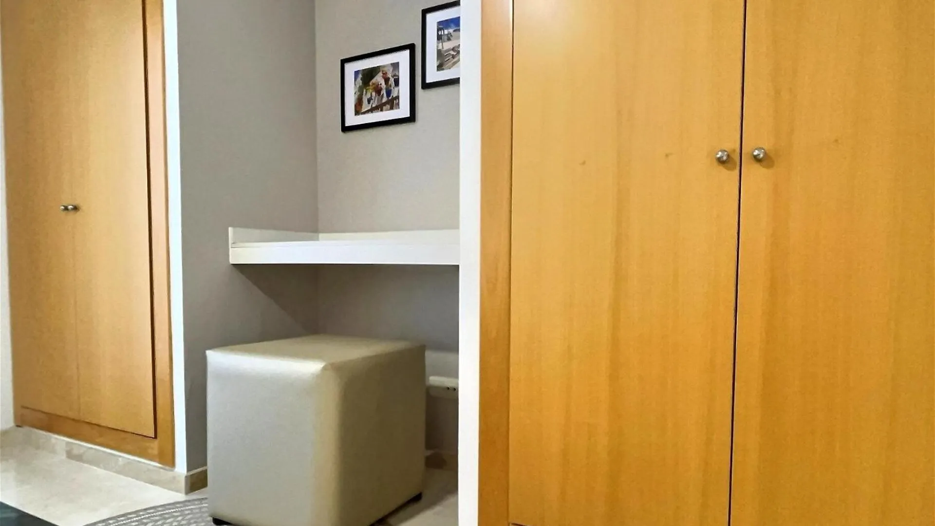Apartment Superb 3-Bed Penthouse Minutes Drive To The Beach Buenas Noches