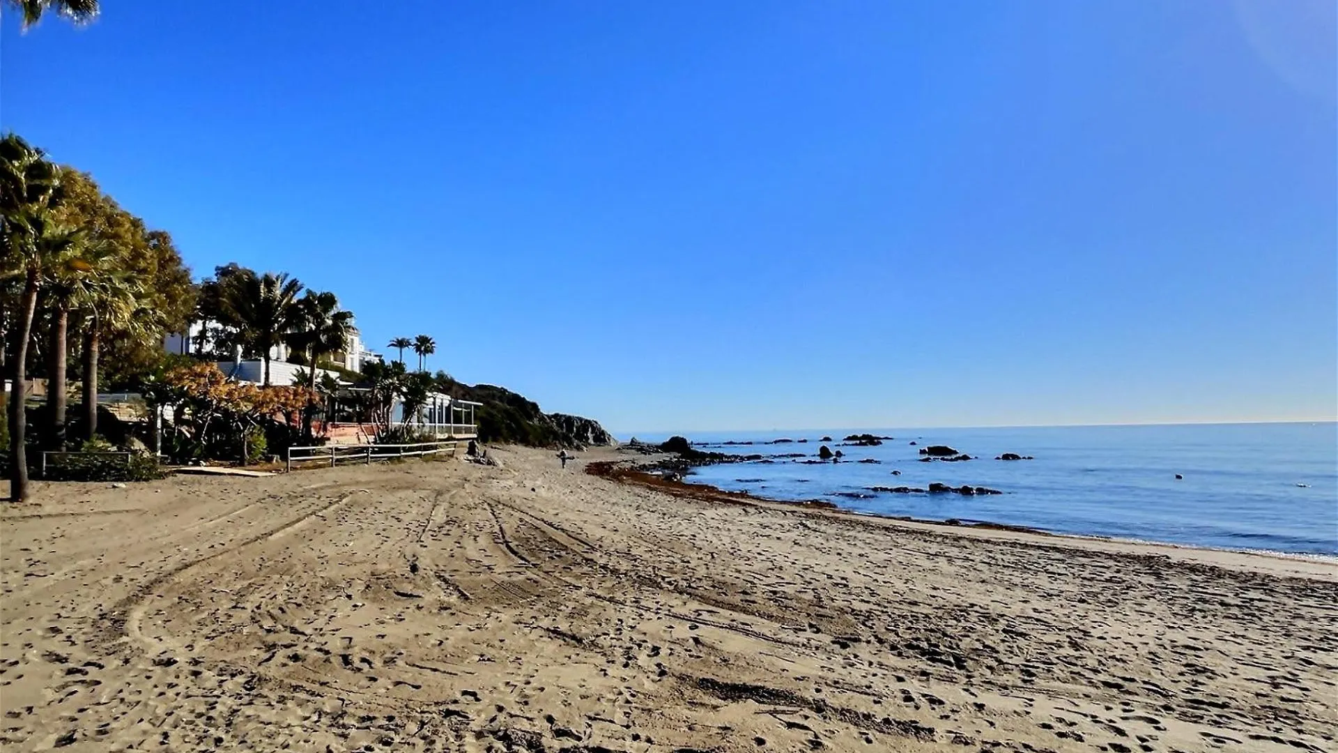 Superb 3-Bed Penthouse Minutes Drive To The Beach Buenas Noches Spain