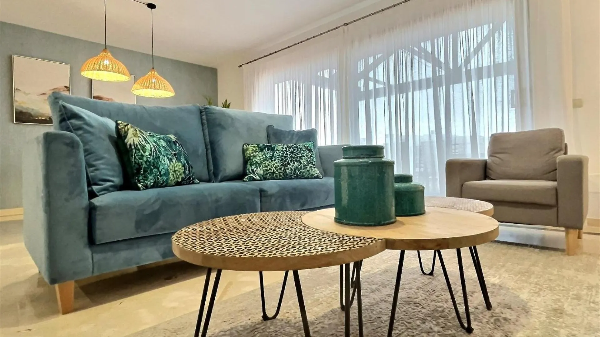 Superb 3-Bed Penthouse Minutes Drive To The Beach Buenas Noches
